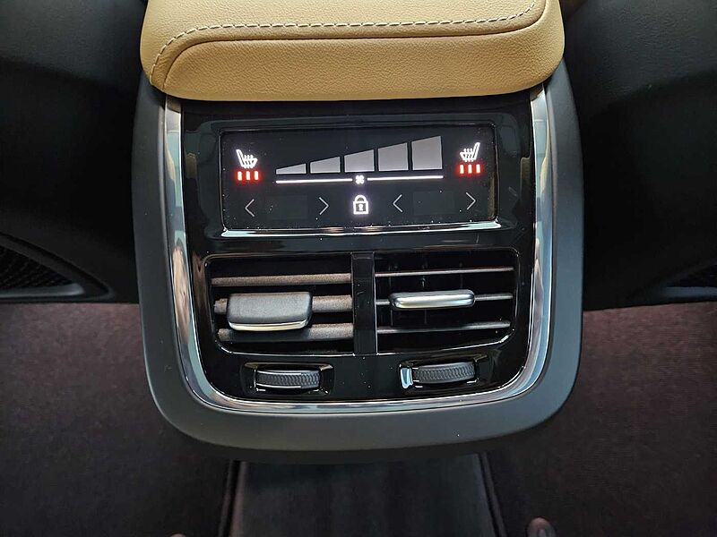 Volvo  B6 AWD Ultimate Bright