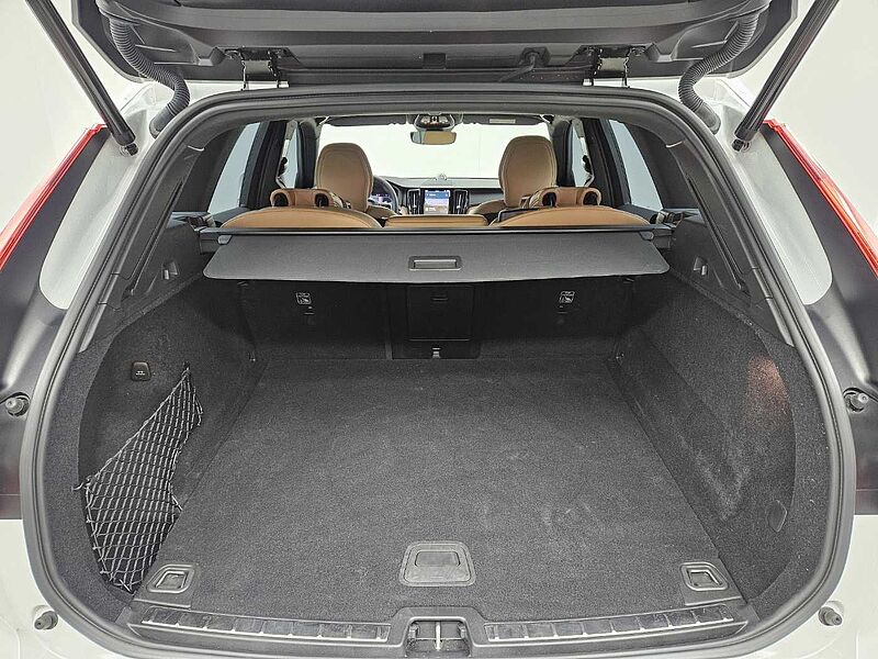 Volvo  B6 AWD Ultimate Bright
