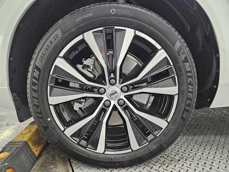 Volvo  B6 AWD Ultimate Bright