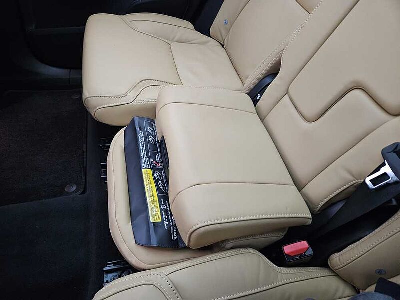 Volvo  B6 AWD Ultra Bright