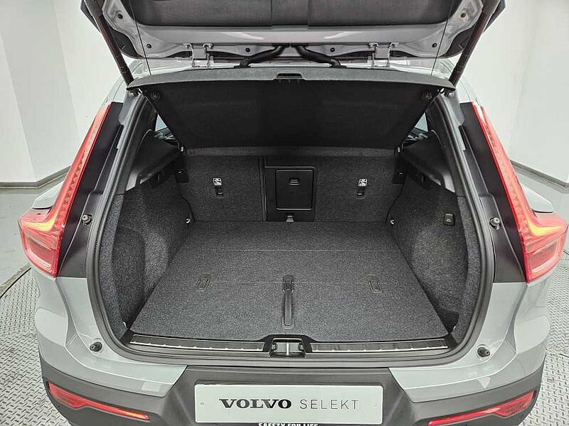 Volvo  B4 AWD Ultra Bright