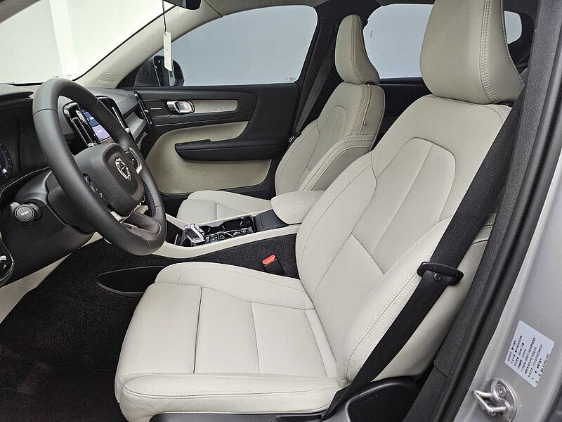 Volvo  B4 AWD Ultra