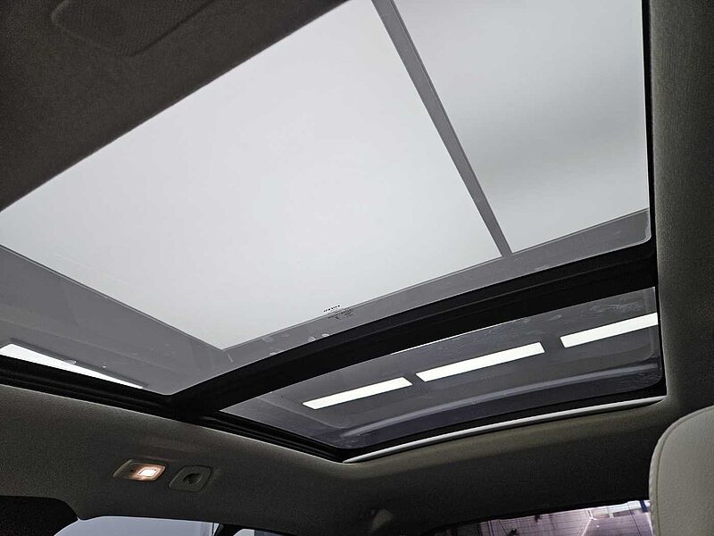 Volvo  B4 AWD Ultra