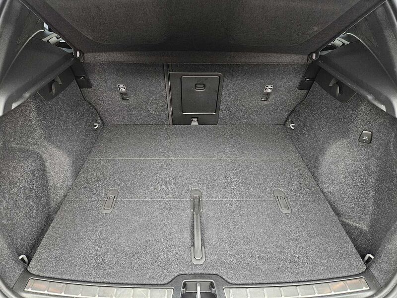Volvo  B4 AWD Ultra