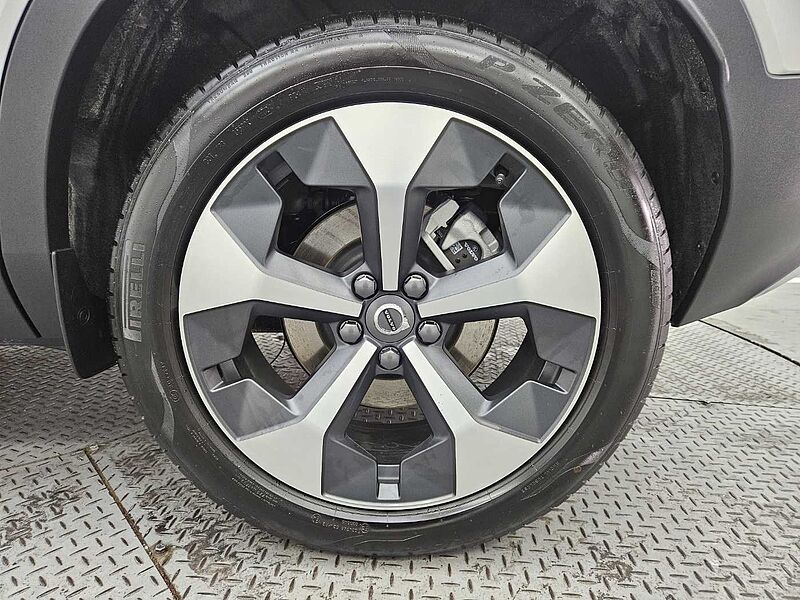Volvo  B4 AWD Ultra
