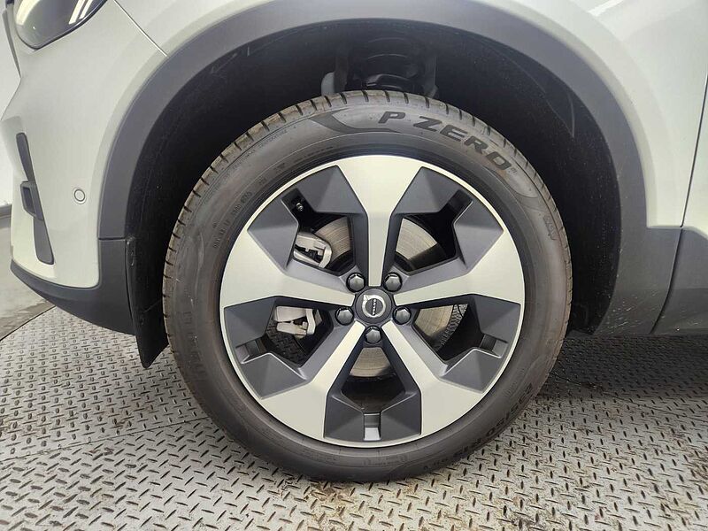 Volvo  B4 AWD Ultimate Bright