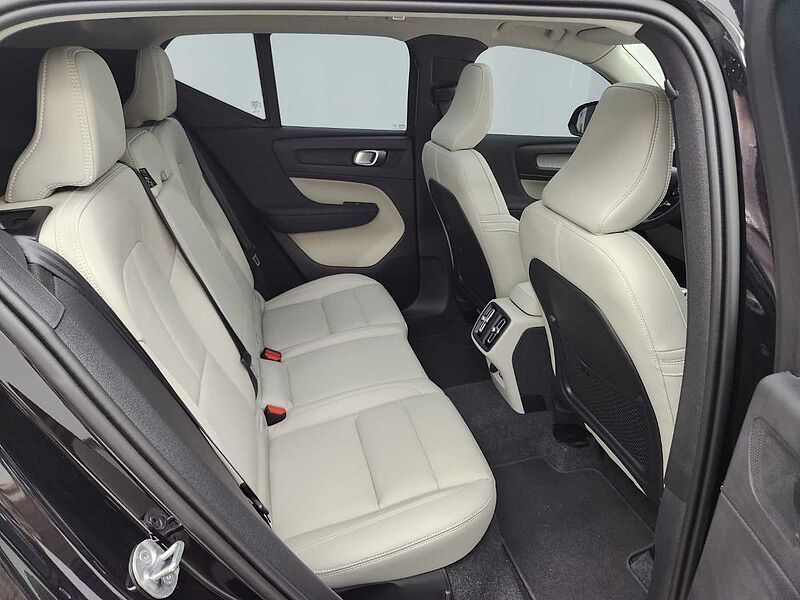 Volvo  B4 AWD Ultimate Bright