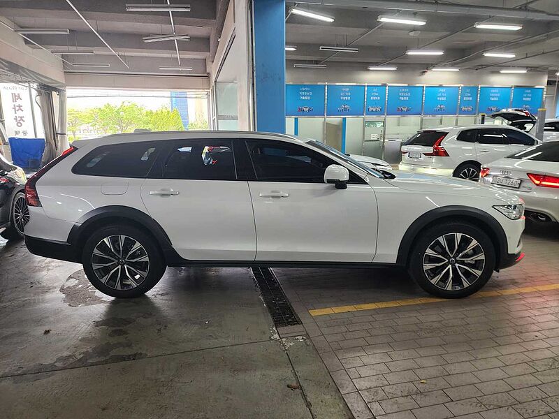 Volvo  Ultimate, B5 AWD 마일드 하이브리드, 가솔린, 브라이트
