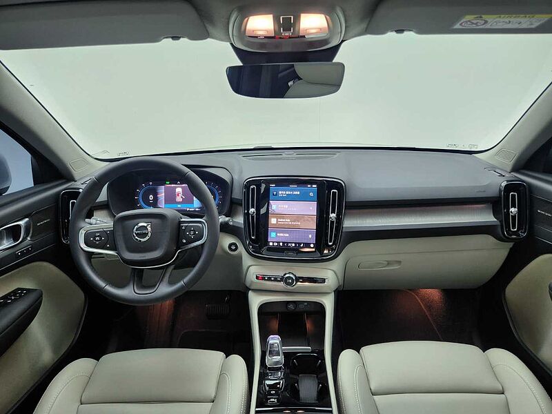 Volvo  B4 AWD Ultimate Bright