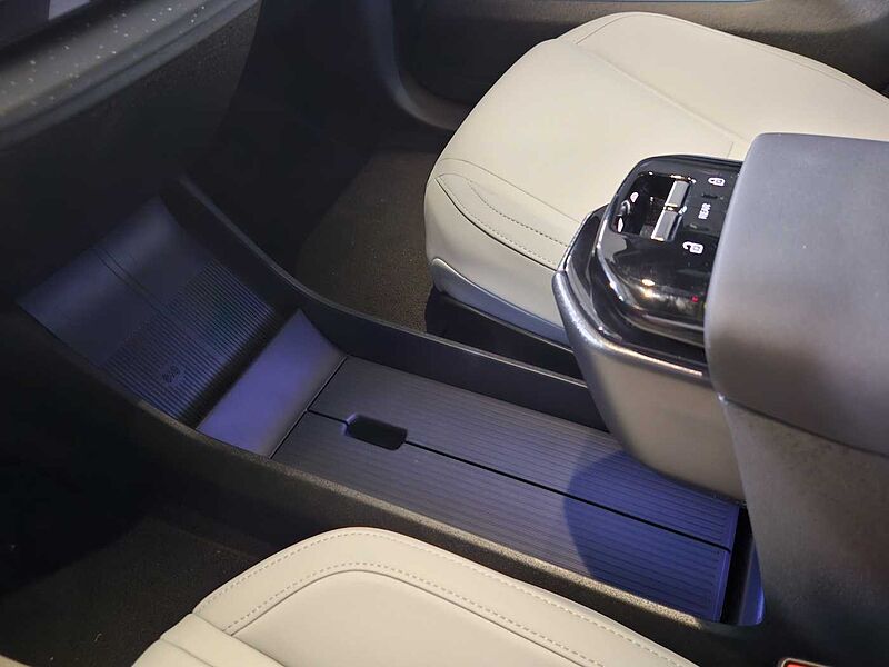 Volvo  Ultra, Single Motor