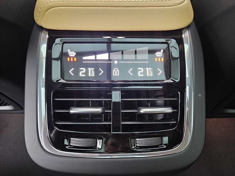 Volvo  B5 AWD Ultra Bright