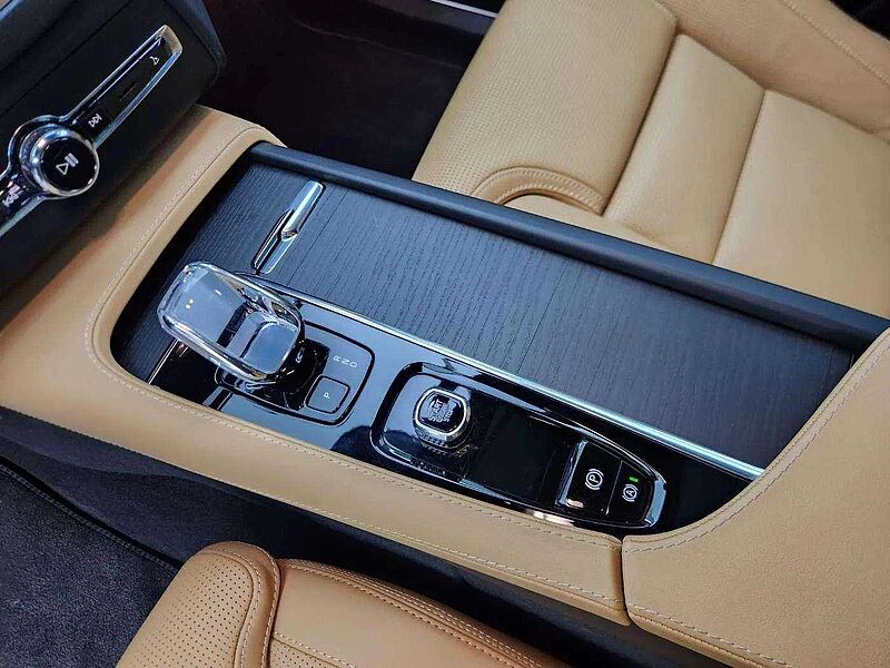Volvo  Ultimate, B6 AWD mild hybrid, 가솔린, Bright, 7 좌석