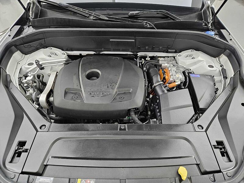 Volvo  T8 AWD Ultimate Bright