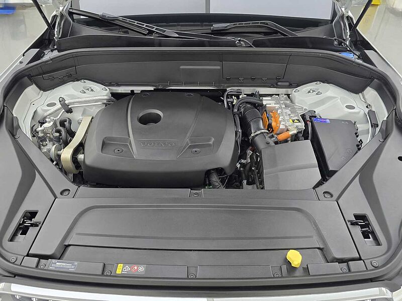 Volvo T8 AWD Recharge Ultimate bright