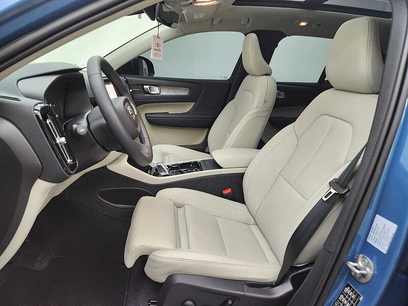Volvo  B4 AWD Ultra Bright