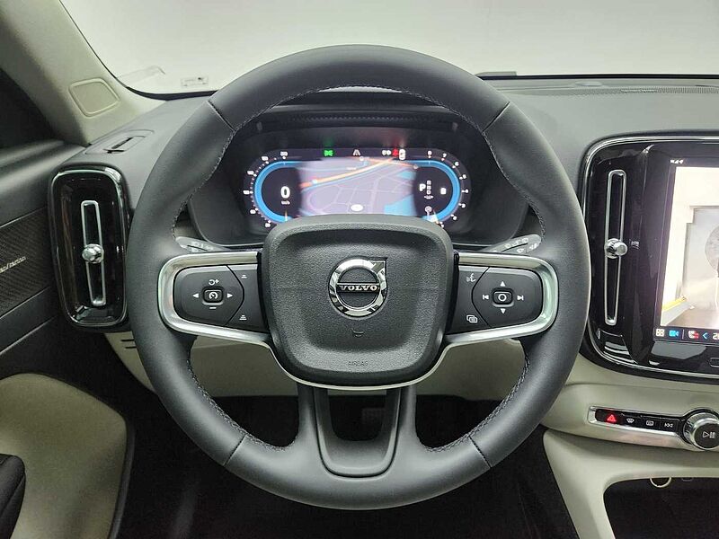 Volvo  B4 AWD Ultra Bright
