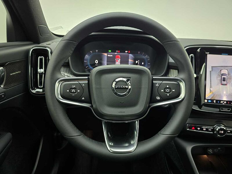 Volvo  B4 AWD Ultra 블랙 에디션