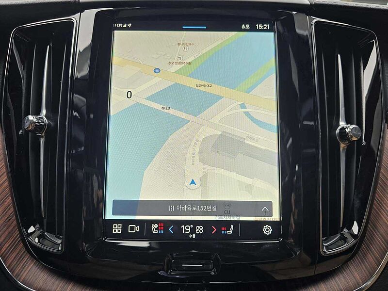 Volvo Ultra, T8 AWD 플러그-인 하이브리드, 전기/가솔린, 브라이트