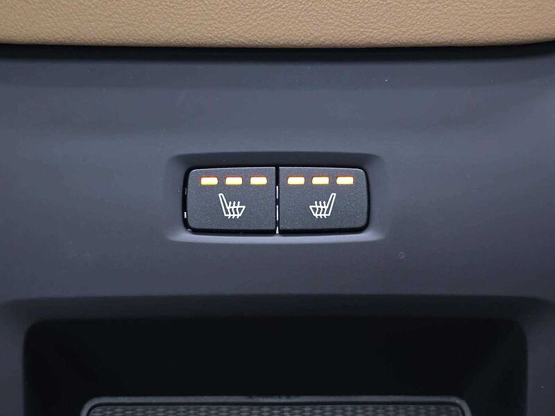 Volvo Ultra, T8 AWD 플러그-인 하이브리드, 전기/가솔린, 브라이트