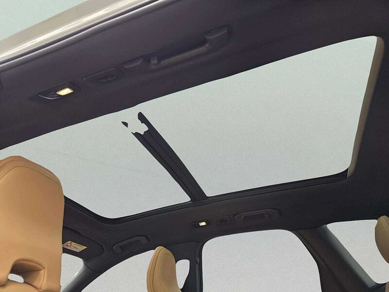 Volvo Ultra, T8 AWD 플러그-인 하이브리드, 전기/가솔린, 브라이트