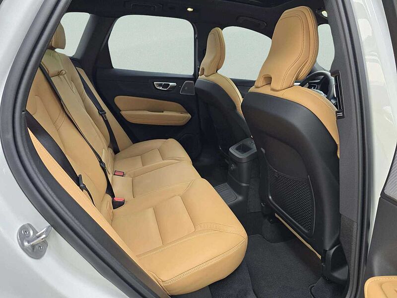 Volvo Ultra, T8 AWD 플러그-인 하이브리드, 전기/가솔린, 브라이트