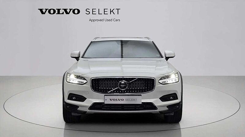 Volvo B5 AWD Ultra bright