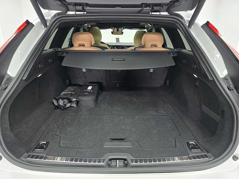 Volvo B5 AWD Ultra bright