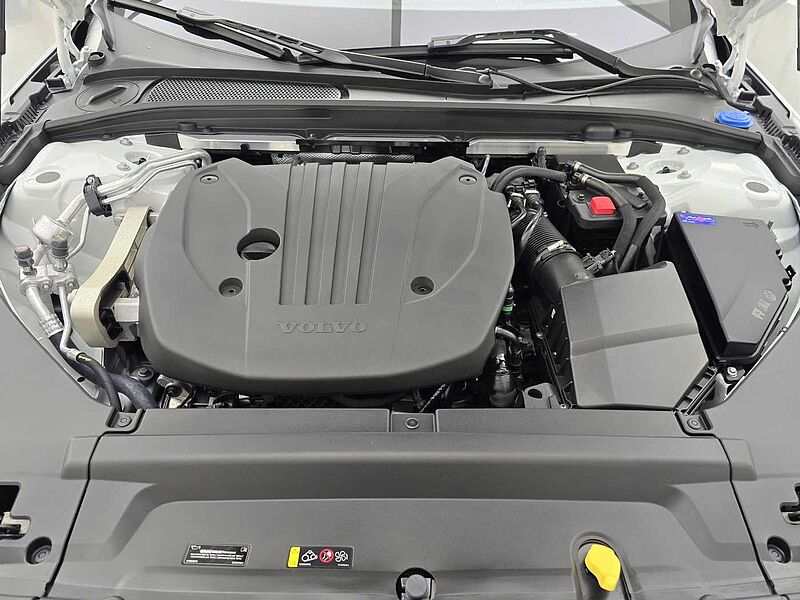 Volvo B5 AWD Ultra bright