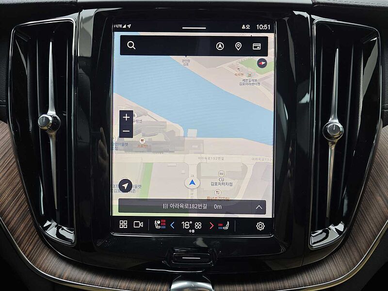 Volvo Ultra, T8 AWD 플러그-인 하이브리드, 전기/가솔린, 브라이트