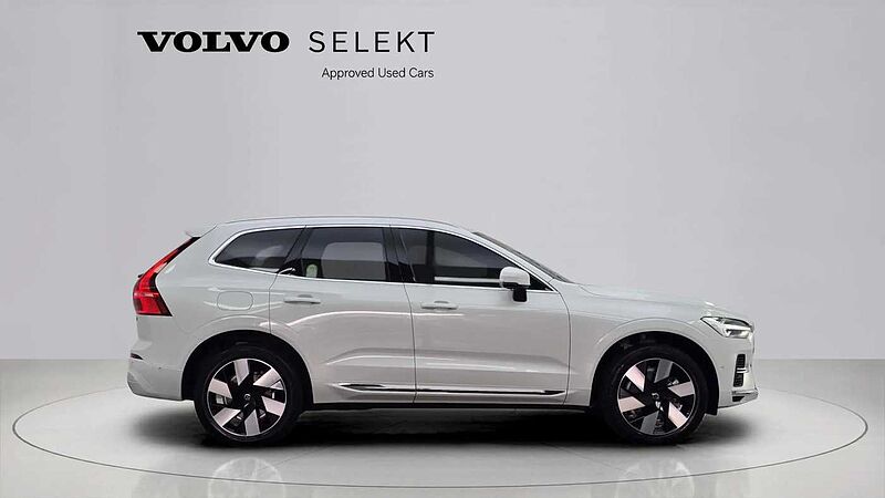 Volvo Ultra, T8 AWD 플러그-인 하이브리드, 전기/가솔린, 브라이트