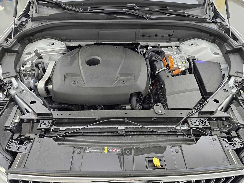 Volvo Ultra, T8 AWD 플러그-인 하이브리드, 전기/가솔린, 브라이트