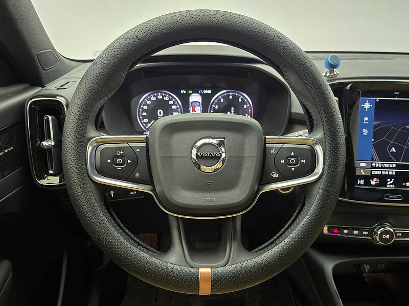 Volvo  B4 AWD Inscription