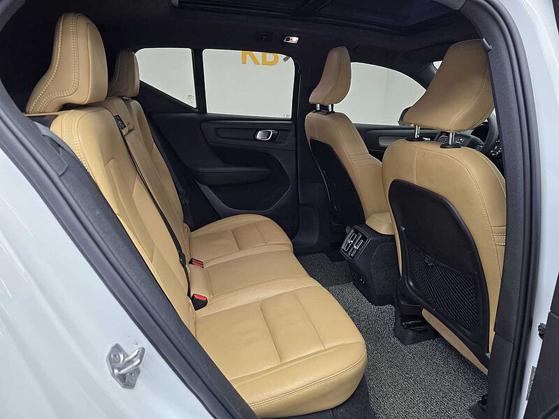 Volvo  B4 AWD Inscription