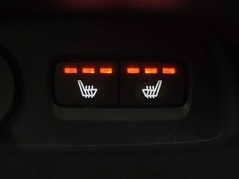 Volvo  B4 AWD Inscription