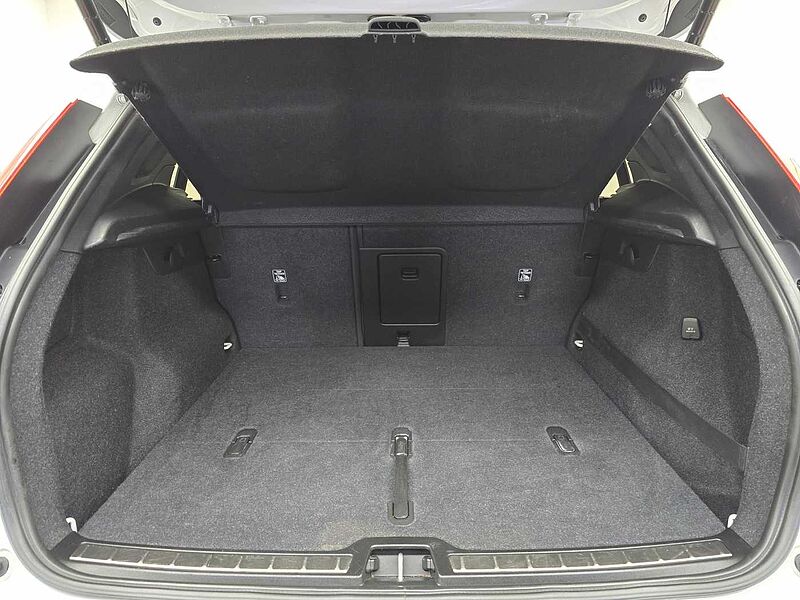 Volvo  B4 AWD Inscription