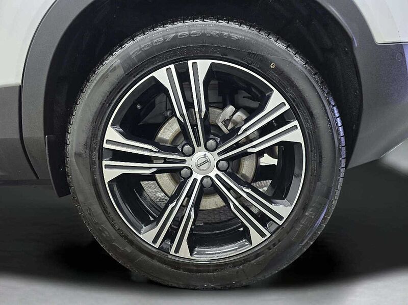 Volvo  B4 AWD Inscription