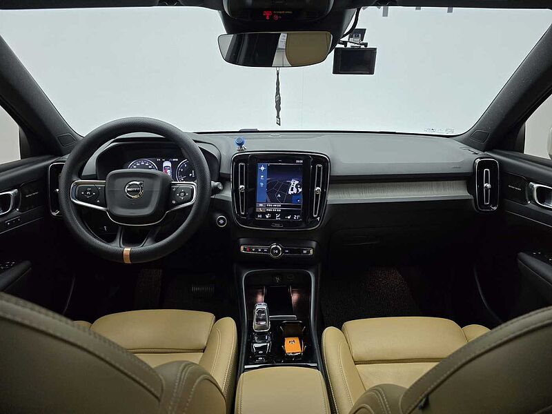 Volvo  B4 AWD Inscription