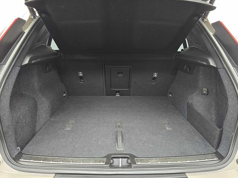 Volvo  Ultimate, B4 AWD mild hybrid, 가솔린, Bright