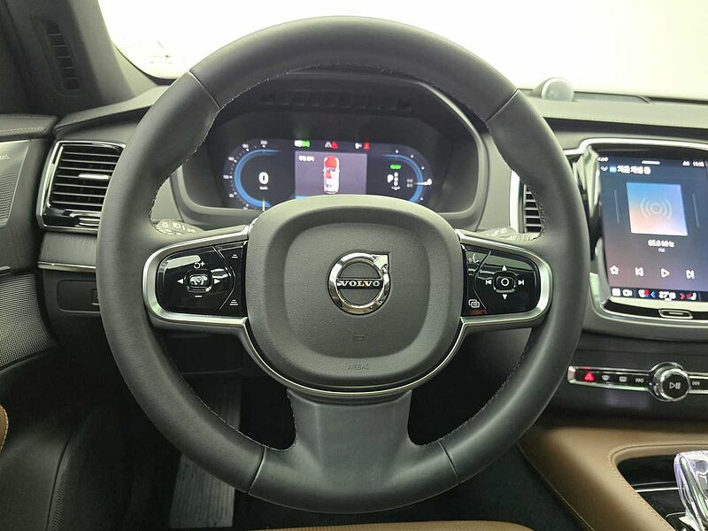 Volvo T8 AWD Recharge Ultimate bright