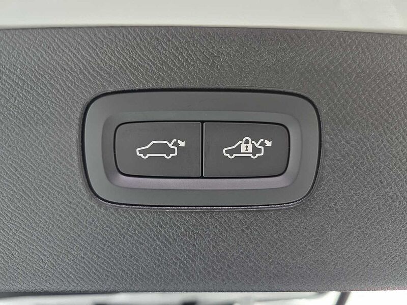 Volvo Recharge Ultimate, T8 AWD 플러그-인 하이브리드, 전기/가솔린, 브라이트, 7 좌석