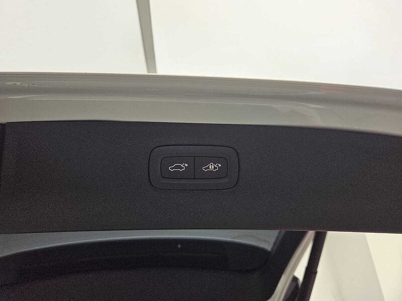 Volvo Recharge Ultimate, T8 AWD 플러그-인 하이브리드, 전기/가솔린, 브라이트, 7 좌석