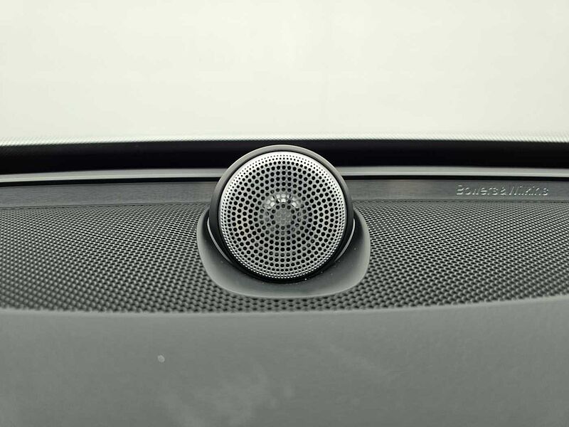 Volvo  Recharge Ultimate, T8 AWD 플러그-인 하이브리드, 전기/가솔린, 브라이트, 7 좌석