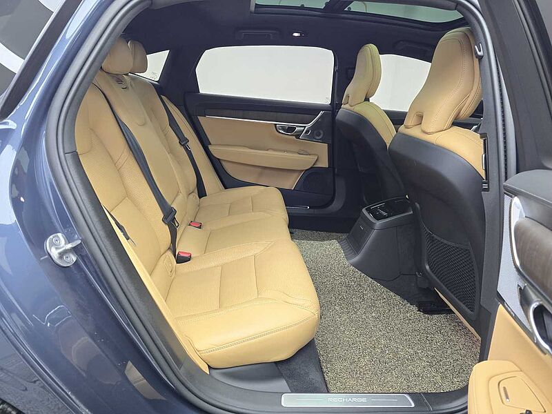 Volvo Recharge Ultimate, T8 AWD plug-in hybrid, 전기/가솔린, Bright