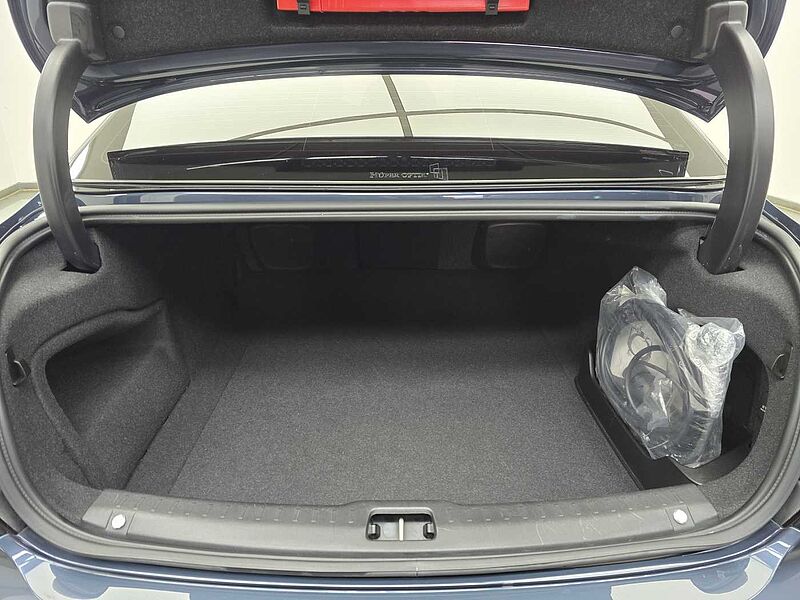 Volvo Recharge Ultimate, T8 AWD plug-in hybrid, 전기/가솔린, Bright