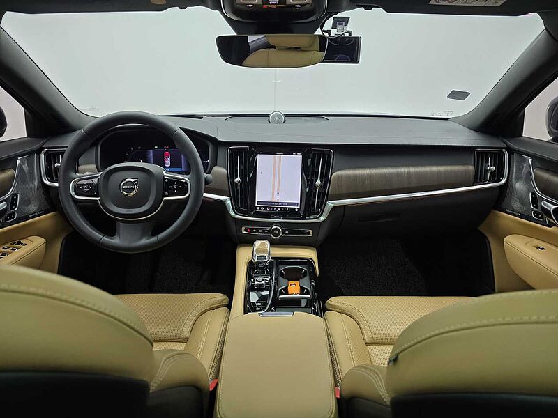 Volvo Recharge Ultimate, T8 AWD plug-in hybrid, 전기/가솔린, Bright