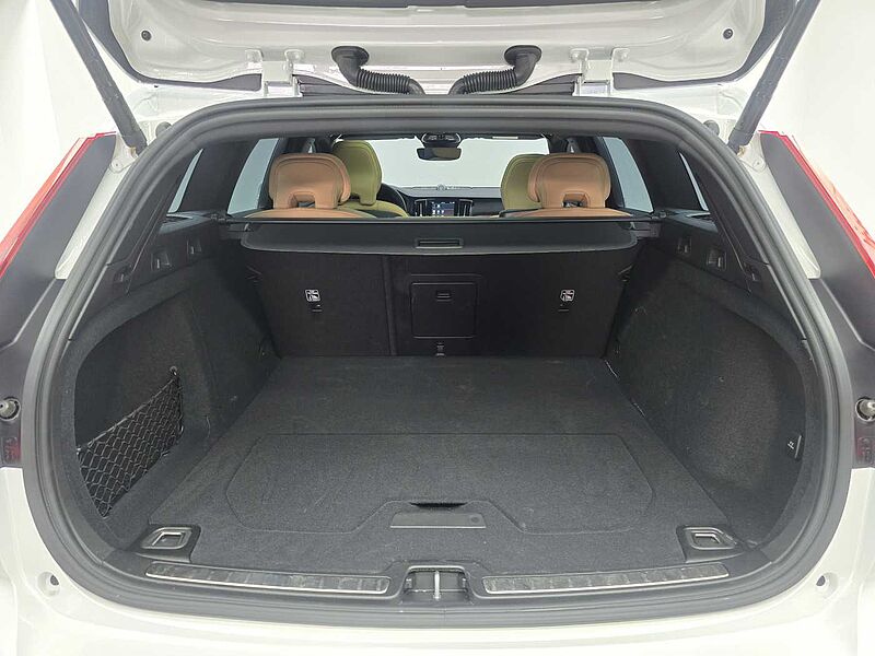 Volvo  B5 AWD Ultra Bright