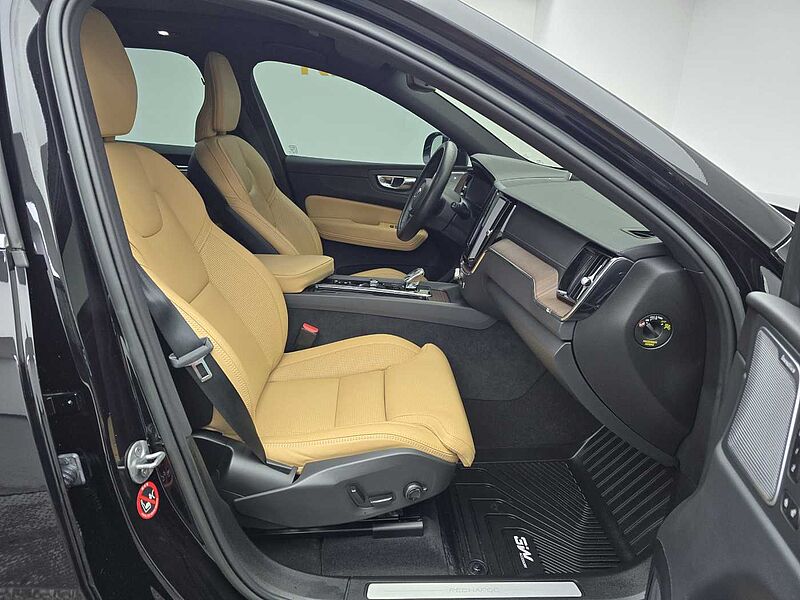 Volvo  Recharge Ultimate, T8 AWD plug-in hybrid, 전기/가솔린, Bright