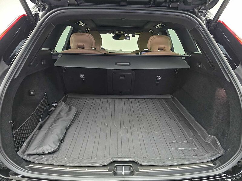 Volvo  Recharge Ultimate, T8 AWD plug-in hybrid, 전기/가솔린, Bright