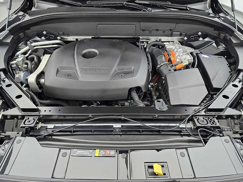 Volvo  Recharge Ultimate, T8 AWD plug-in hybrid, 전기/가솔린, Bright