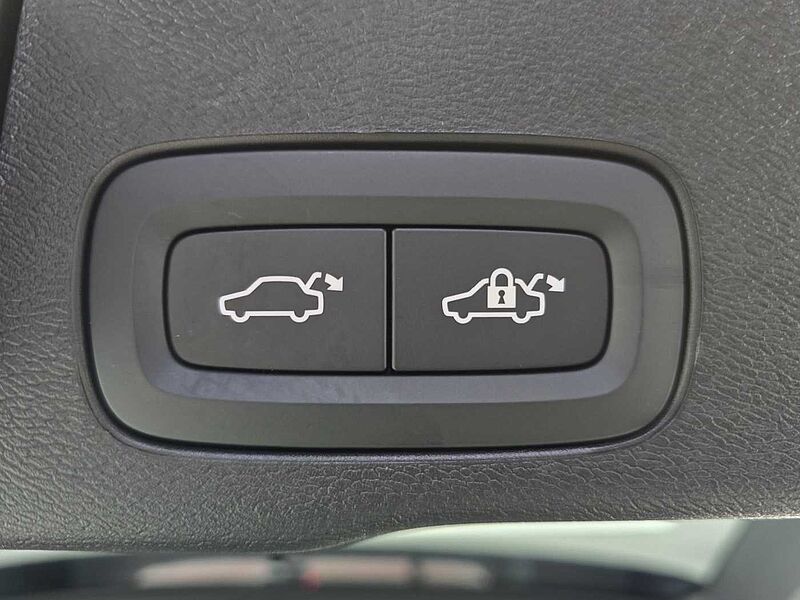 Volvo  B5 AWD Ultra Bright Air-Sus